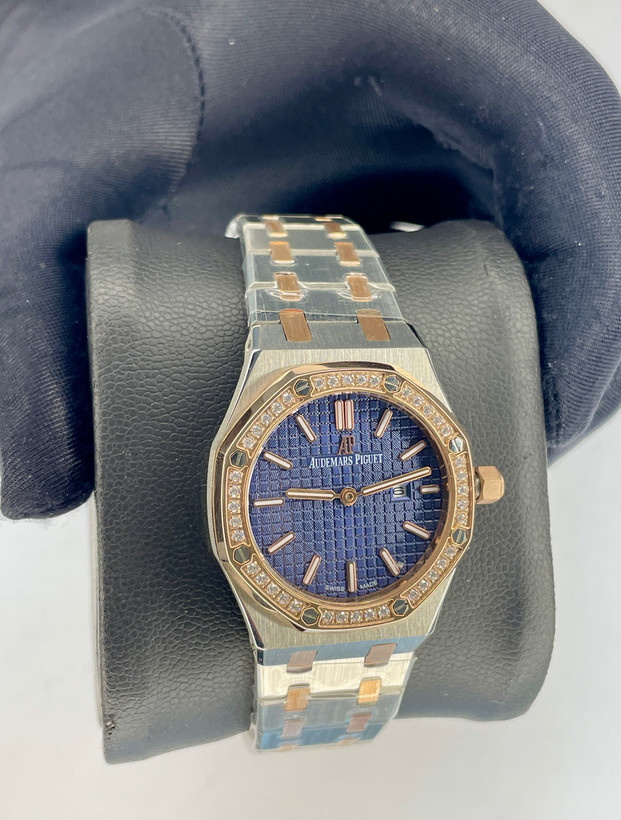 ساعت زنانه AP مدل رویال اوک (Royal Oak) نگین دار