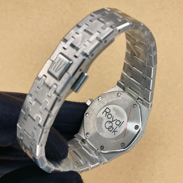 ساعت زنانه AP مدل رویال اوک (Royal Oak)