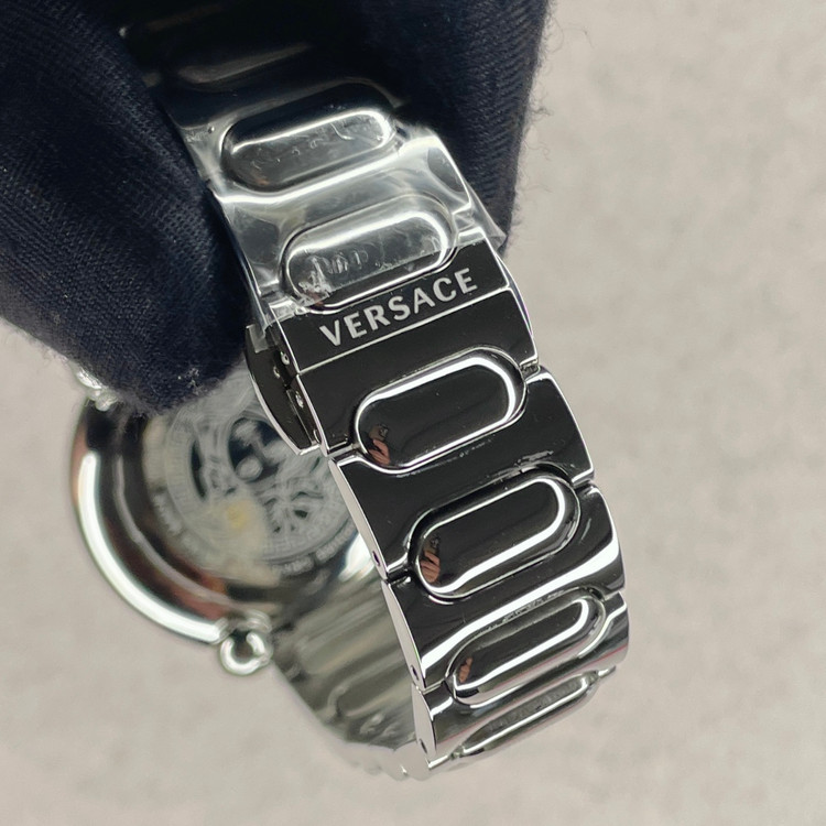 ساعت زنانه ورساچه مدل Versace V مشکی