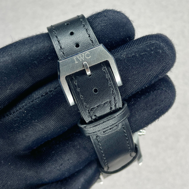 “ساعت IWC مدل Top Gun Chronograph”