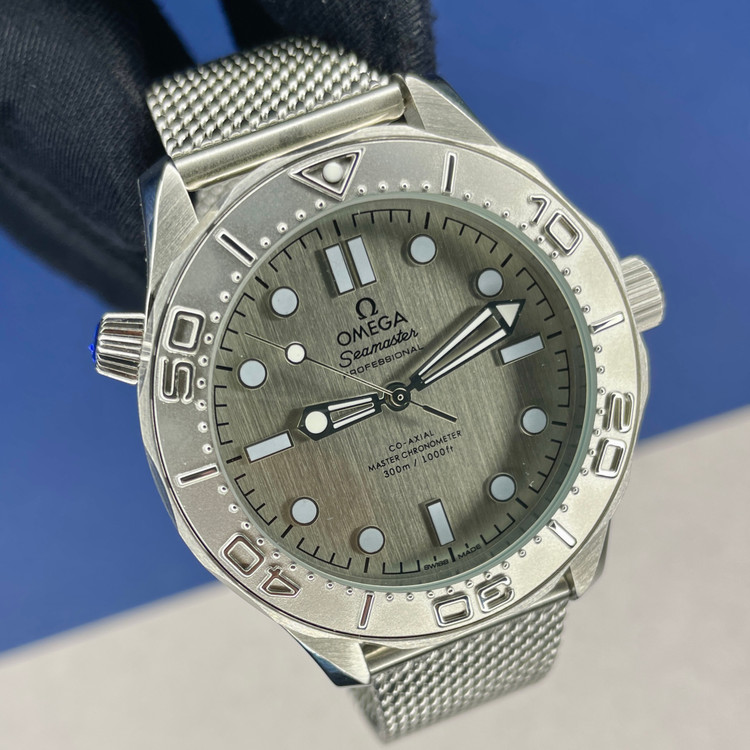 ساعت مردانه امگا مدل سی مستر موتور اتوماتیک تاچیمتردار 007